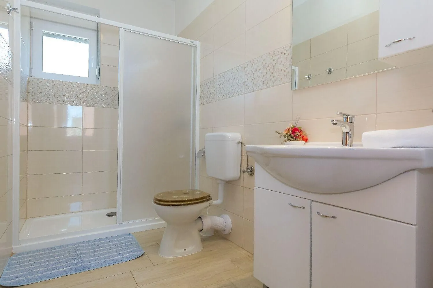 Apartments Zvone1 Veli Rat Kroatien