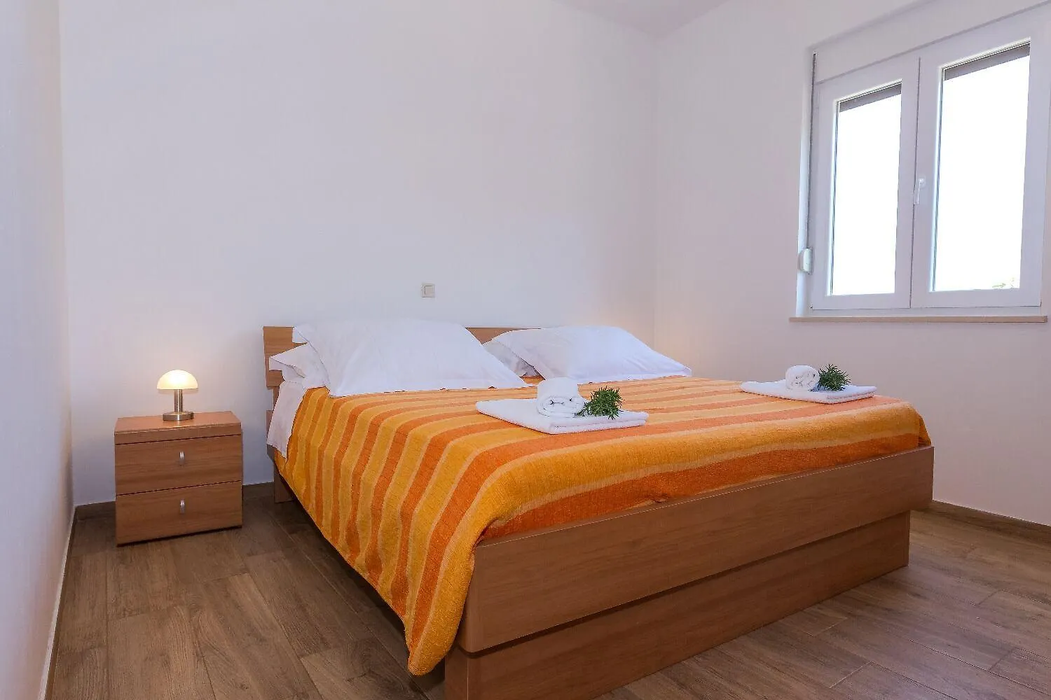 Apartments Zvone1 Veli Rat