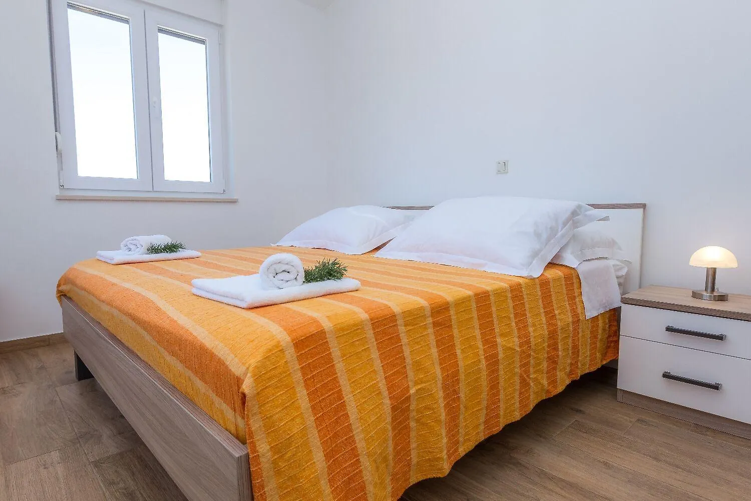 Apartments Zvone1 Veli Rat