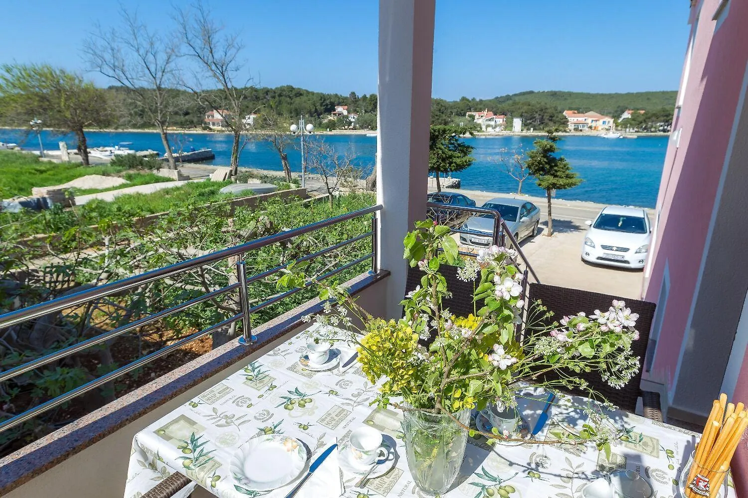 Apartments Zvone1 Veli Rat Kroatien