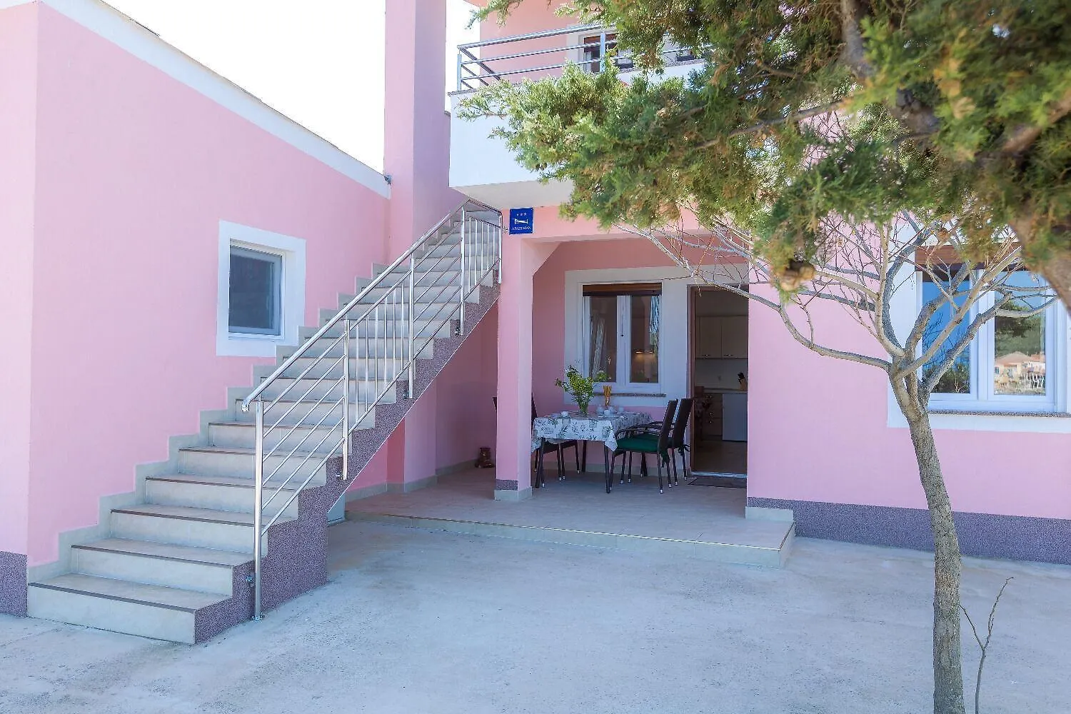 Apartments Zvone1 Veli Rat
