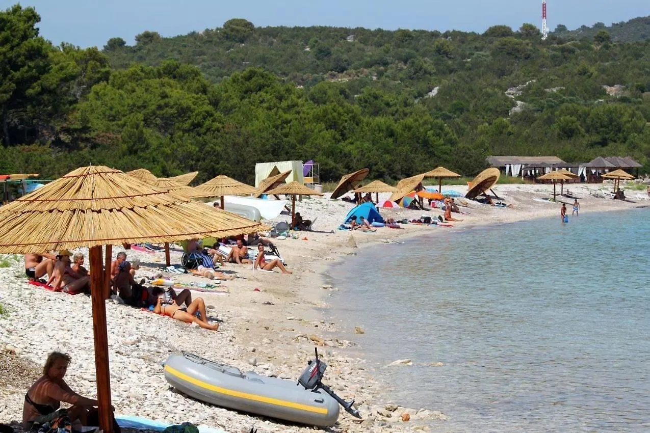 Apartments Zvone1 Veli Rat
